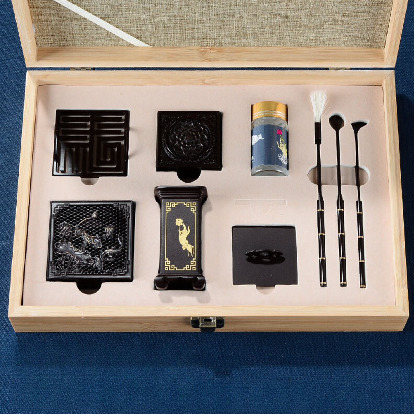 Luxury Black Metal Kit Wooden Case Includes White Ash (60g) and Incense (60g)