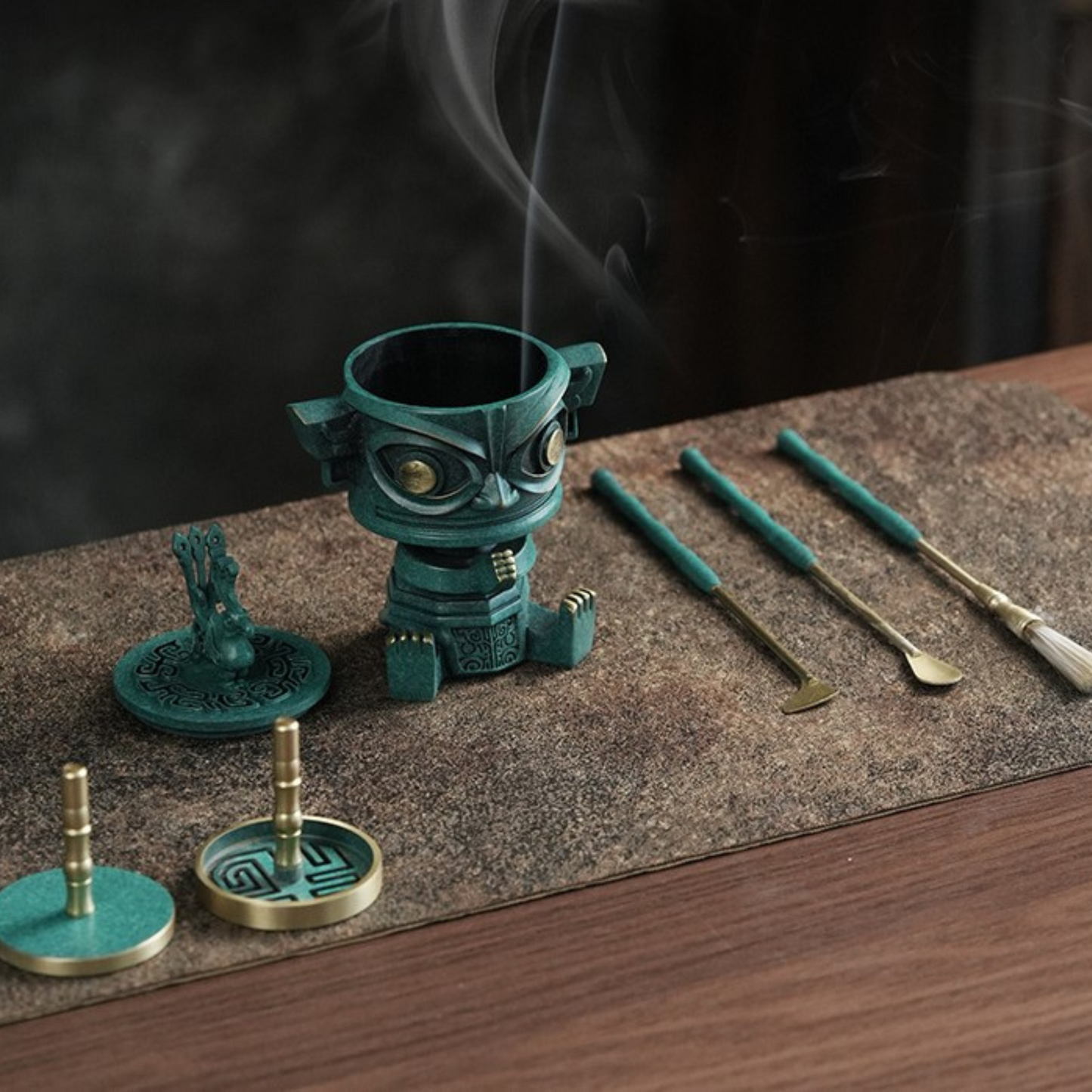 Sanxingdui Green Copper Luxury Kit Includes White Ash (60g) and Incense (60g)