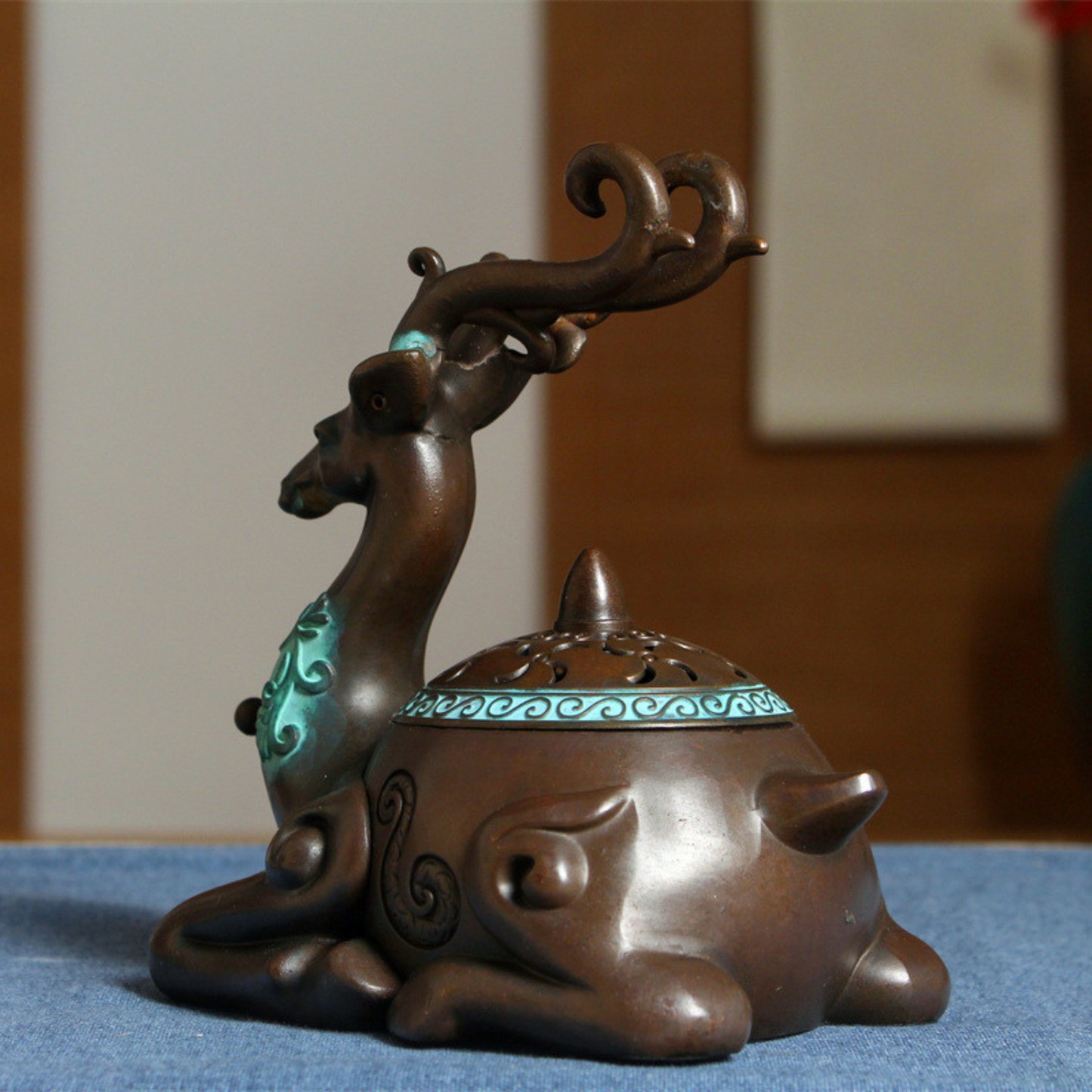 Exclusive Deer Incense Burner Blue Details